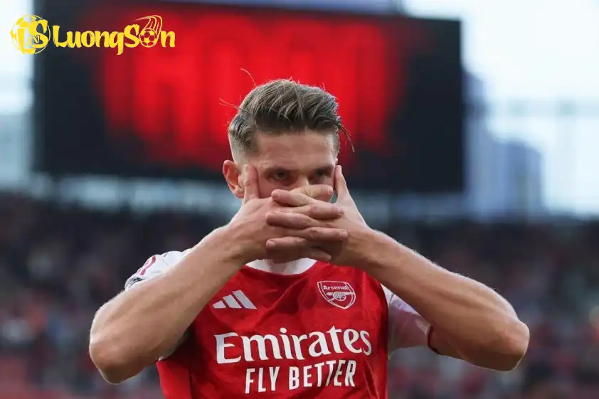 Viktor Gyokeres ghi 2 bàn cho Arsenal trước Leeds (Ảnh: The Sun). Viktor Gyokeres ghi 2 bàn cho Arsenal trước Leeds (Ảnh: The Sun).