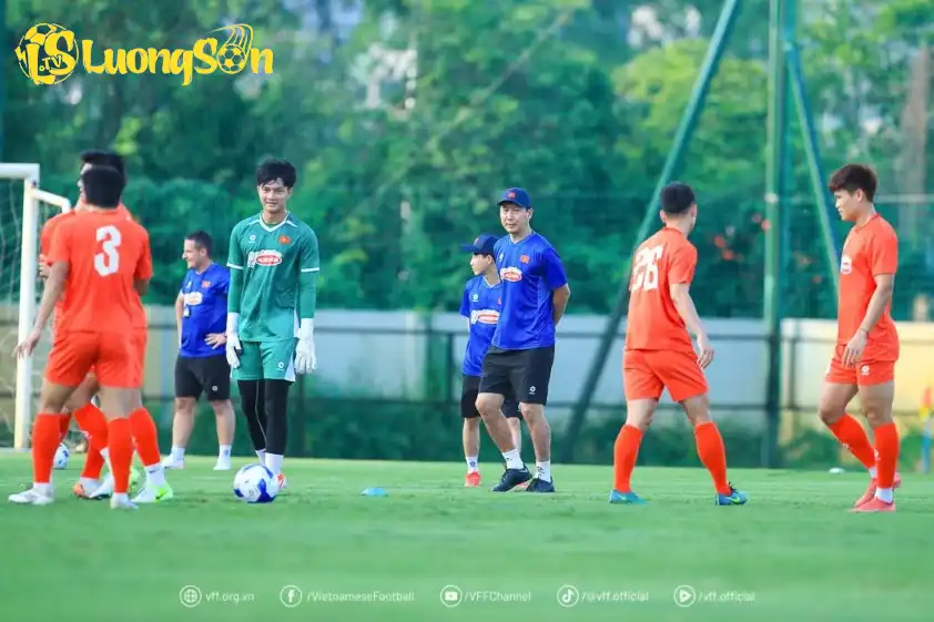 HLV Kim Sang Sik khả năng cao không trực tiếp dẫn dắt ĐT Việt Nam HLV Kim Sang Sik khả năng cao không trực tiếp dẫn dắt ĐT Việt Nam