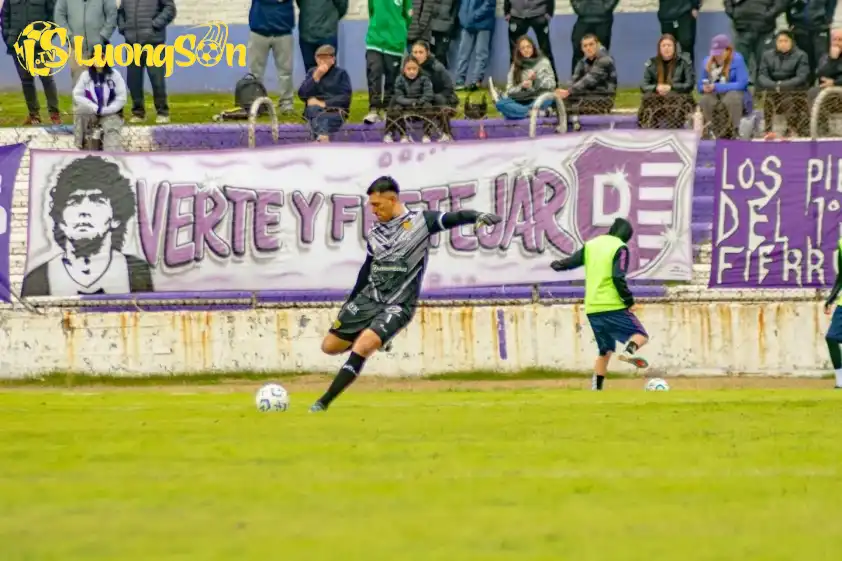 Chủ nhà mạnh hơn