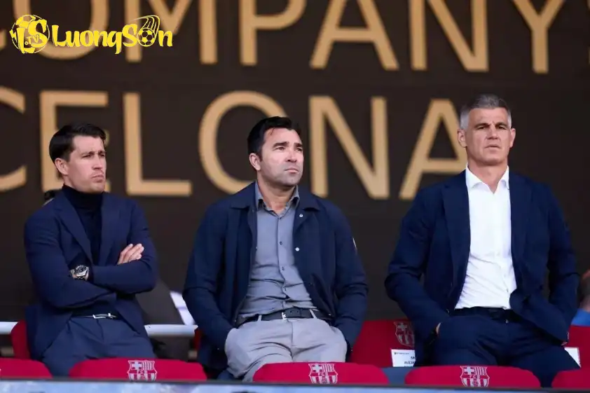 Deco có chuyến công tác tại Croatia nhằm xem giò 2 viên ngọc quý của Dinamo Zagreb (Ảnh: AS)