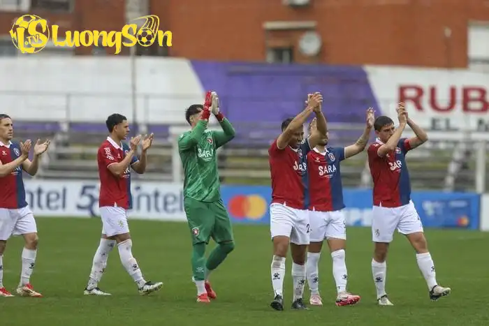 Chủ nhà chiếm lợi thế Chủ nhà chiếm lợi thế