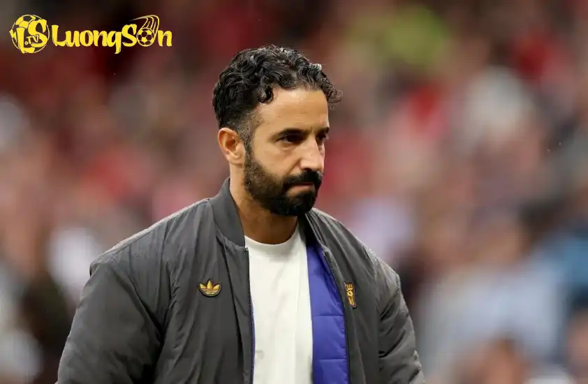 HLV Ruben Amorim đứng trước áp lực lớn HLV Ruben Amorim đứng trước áp lực lớn