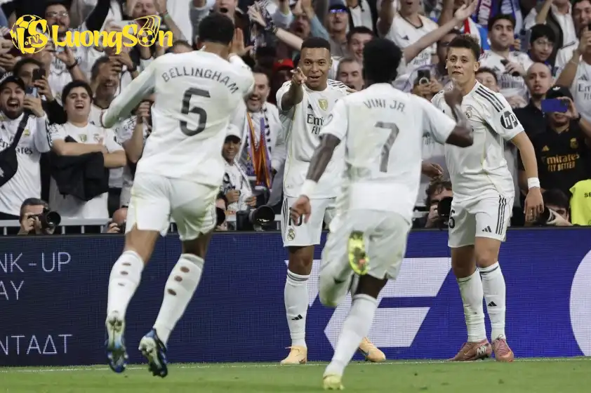 Real xuất sắc đánh bại Barca