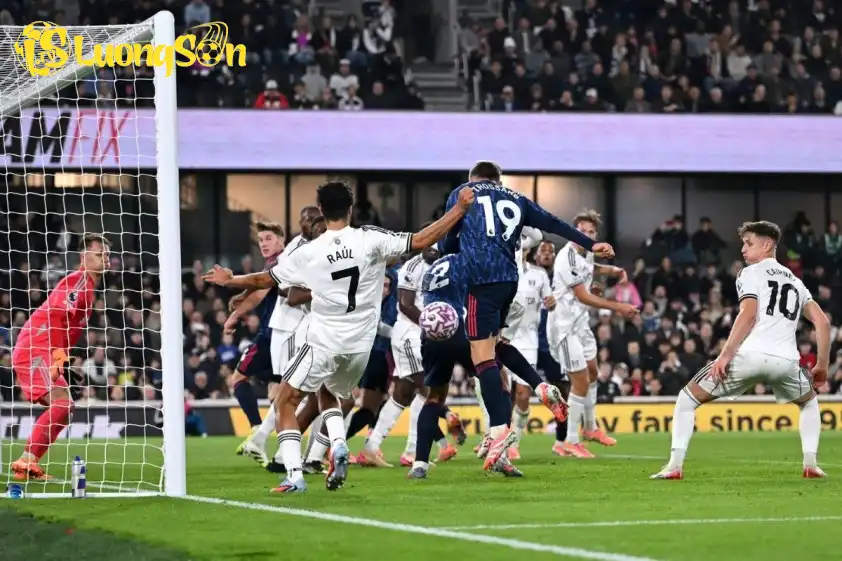 Trossard là người hùng của Arsenal trong chiến thắng trước Fulham (Ảnh: talkSPORT). Trossard là người hùng của Arsenal trong chiến thắng trước Fulham