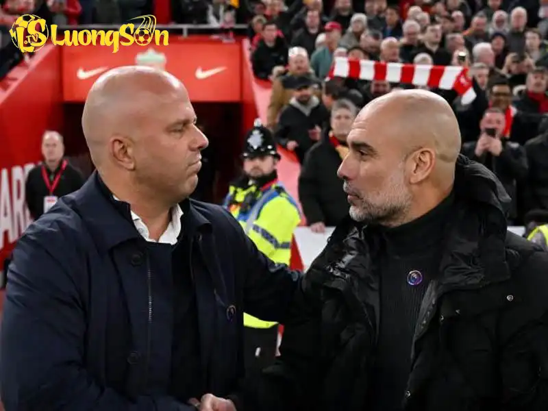 Guardiola sẽ thắng Slot? - Ảnh: Sky Sports Guardiola sẽ thắng Slot?