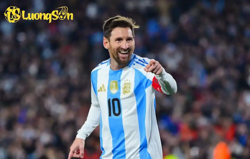 Messi hiện là chân sút vĩ đại nhất trong lịch sử bóng đá Argentina